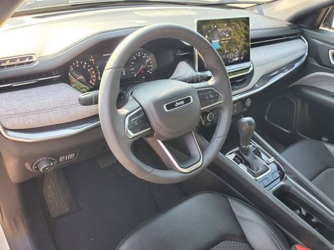 Used 2023 Jeep Compass Latitude AWD/4WD image 12