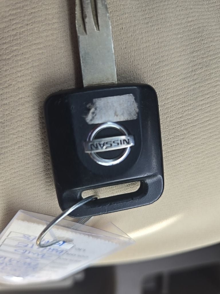 Used 2009 Nissan Frontier SE w/ SE Value Truck Pkg AWD/4WD image 38