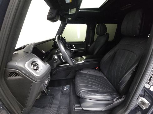 Used 2025 Mercedes-Benz G 550 image 8