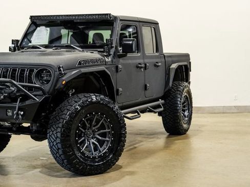 Used 2025 Jeep Gladiator Rubicon w/ Safety Group AWD/4WD image 27