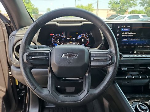 Used 2024 Chevrolet Colorado Trail Boss AWD/4WD image 19