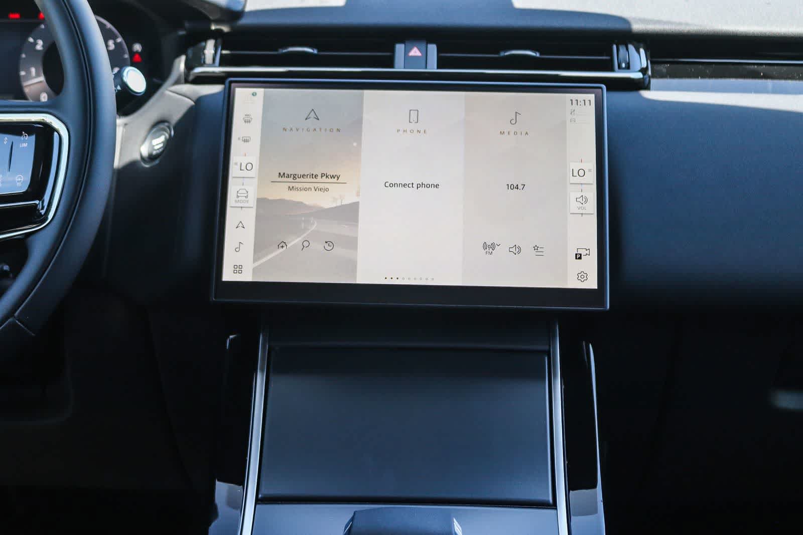 New 2026 Land Rover Range Rover Velar S AWD/4WD image 10