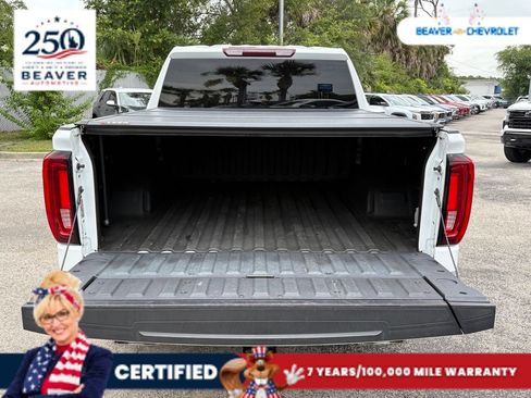 Used 2022 GMC Sierra 1500 SLT w/ X31 Off-Road Package AWD/4WD image 11