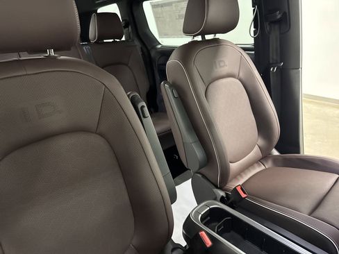 New 2025 Volkswagen ID. Buzz Pro S image 43