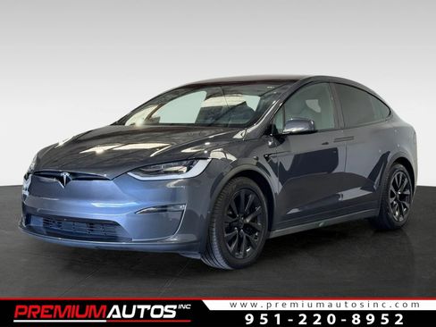 Used 2023 Tesla Model X image 1