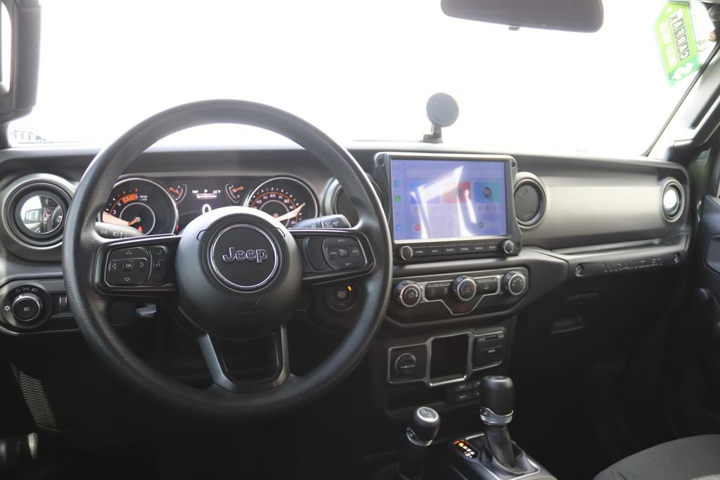 Used 2021 Jeep Wrangler Unlimited Sport AWD/4WD image 3