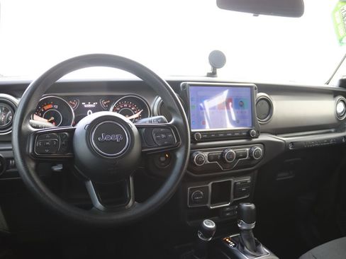 Used 2021 Jeep Wrangler Unlimited Sport AWD/4WD image 3