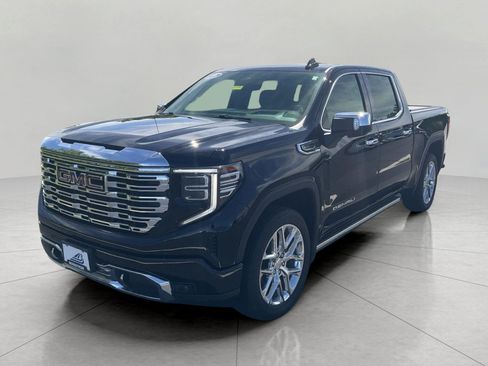 Used 2022 GMC Sierra 1500 Denali w/ Denali Reserve Package AWD/4WD image 16