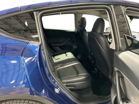 Certified 2023 Tesla Model Y Long Range AWD/4WD image 11
