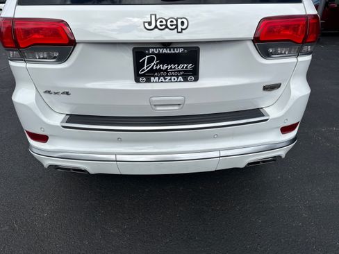 Used 2019 Jeep Grand Cherokee Summit AWD/4WD image 26