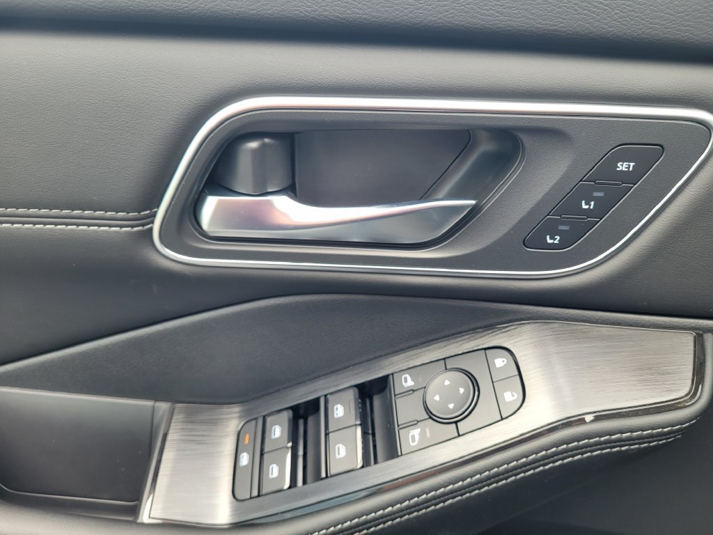 New 2026 Nissan Rogue Platinum AWD/4WD image 13