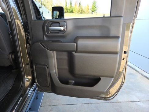 Used 2022 Chevrolet Silverado 2500 Custom w/ Custom Value Package AWD/4WD image 55