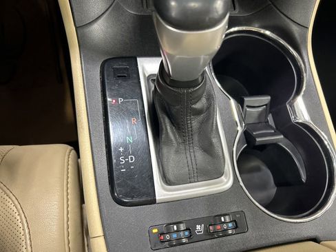 Used 2018 Toyota Highlander Limited Platinum image 15