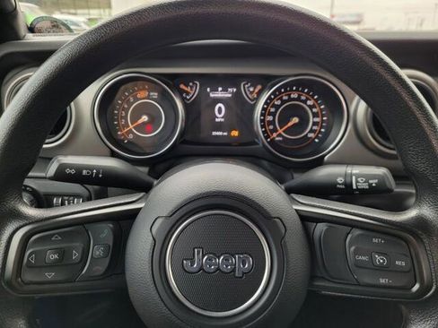 Used 2022 Jeep Wrangler Unlimited Sport image 17