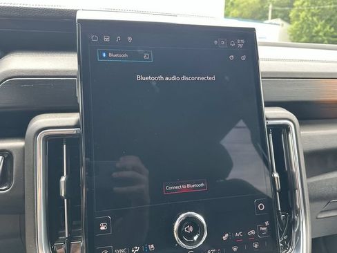Used 2025 GMC Yukon XL Denali w/ LPO, Floor Liner Package AWD/4WD image 14