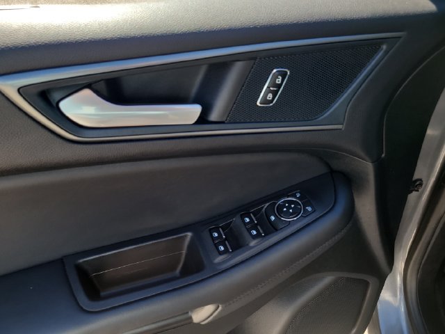 Used 2024 Ford Edge SE w/ Black Appearance Package AWD/4WD image 16