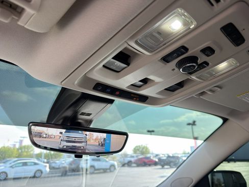 Used 2021 GMC Yukon Denali w/ Denali Premium Package image 24