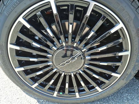 New 2026 FIAT 500 e w/ Comfort Group FWD image 11