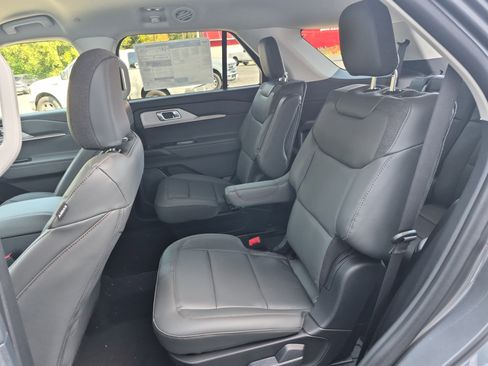 New 2026 Ford Explorer Active w/ Active Comfort Package image 14