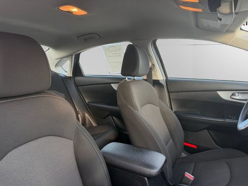 Used 2023 Kia Forte LXS w/ LXS Technology Package FWD image 13