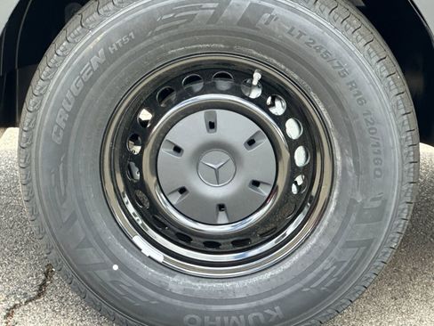 Used 2024 Mercedes-Benz Sprinter 144 Cargo image 32