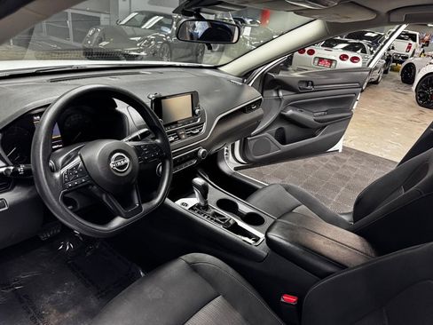 Used 2024 Nissan Altima 2.5 S FWD image 33