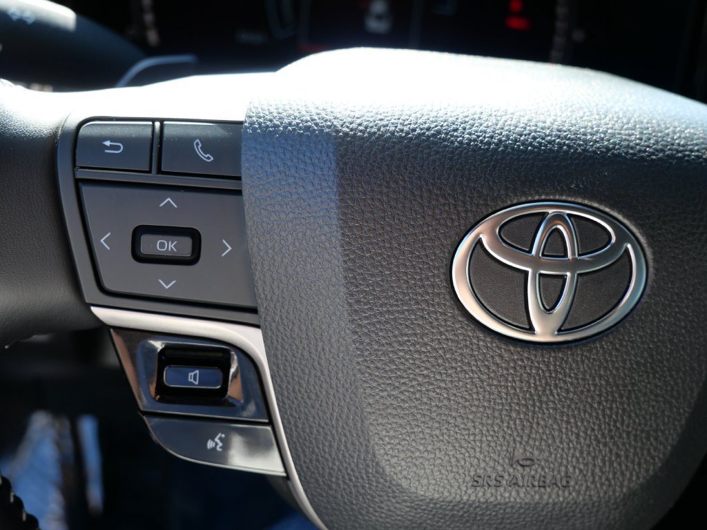 Certified 2025 Toyota Camry SE FWD image 27