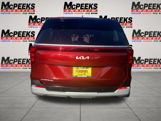 Used 2026 Kia Carnival FWD image 4