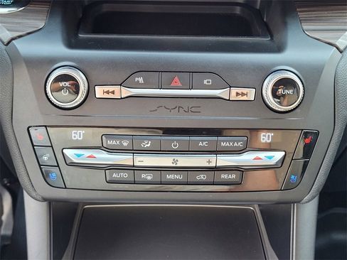 Used 2020 Ford Explorer Limited w/ Class III Trailer Tow Package image 18