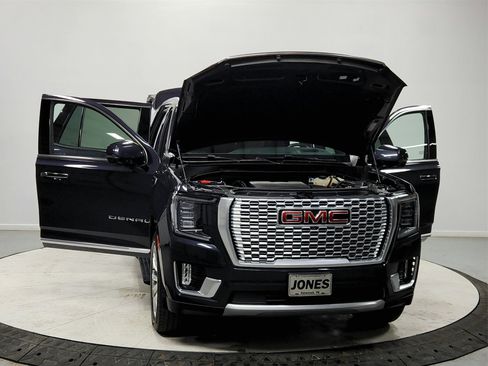 Used 2023 GMC Yukon Denali image 10