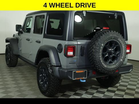 Used 2023 Jeep Wrangler Unlimited w/ Convenience Group AWD/4WD image 4