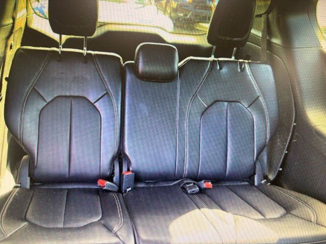 Used 2026 Chrysler Pacifica Select FWD image 5