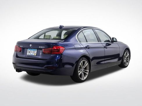 Used 2018 BMW 330i xDrive Sedan AWD/4WD image 5