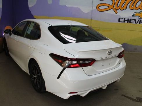 Used 2021 Toyota Camry SE FWD image 5