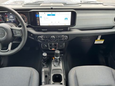 New 2025 Jeep Gladiator Sport image 15