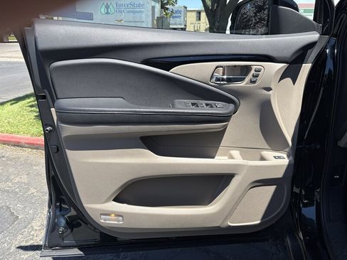 Used 2016 Honda Pilot Touring image 26