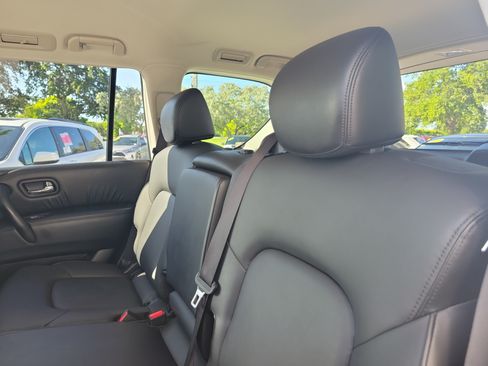 Used 2022 Nissan Armada SV w/ SV Appearance Package AWD/4WD image 14