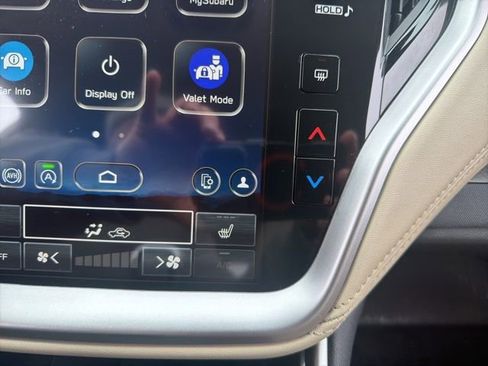 Used 2025 Subaru Outback Premium image 32