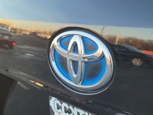 Certified 2021 Toyota Highlander LE image 7