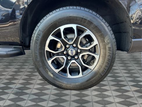 Used 2024 Ford Expedition Max XLT image 21