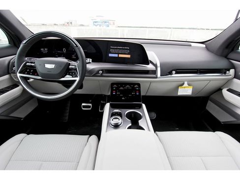 New 2026 Cadillac Vistiq Sport image 9