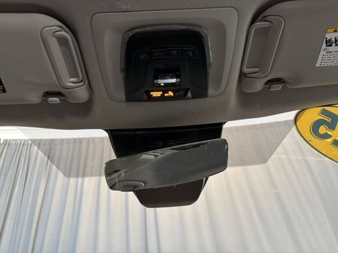 Certified 2025 Toyota Corolla Cross XLE image 20