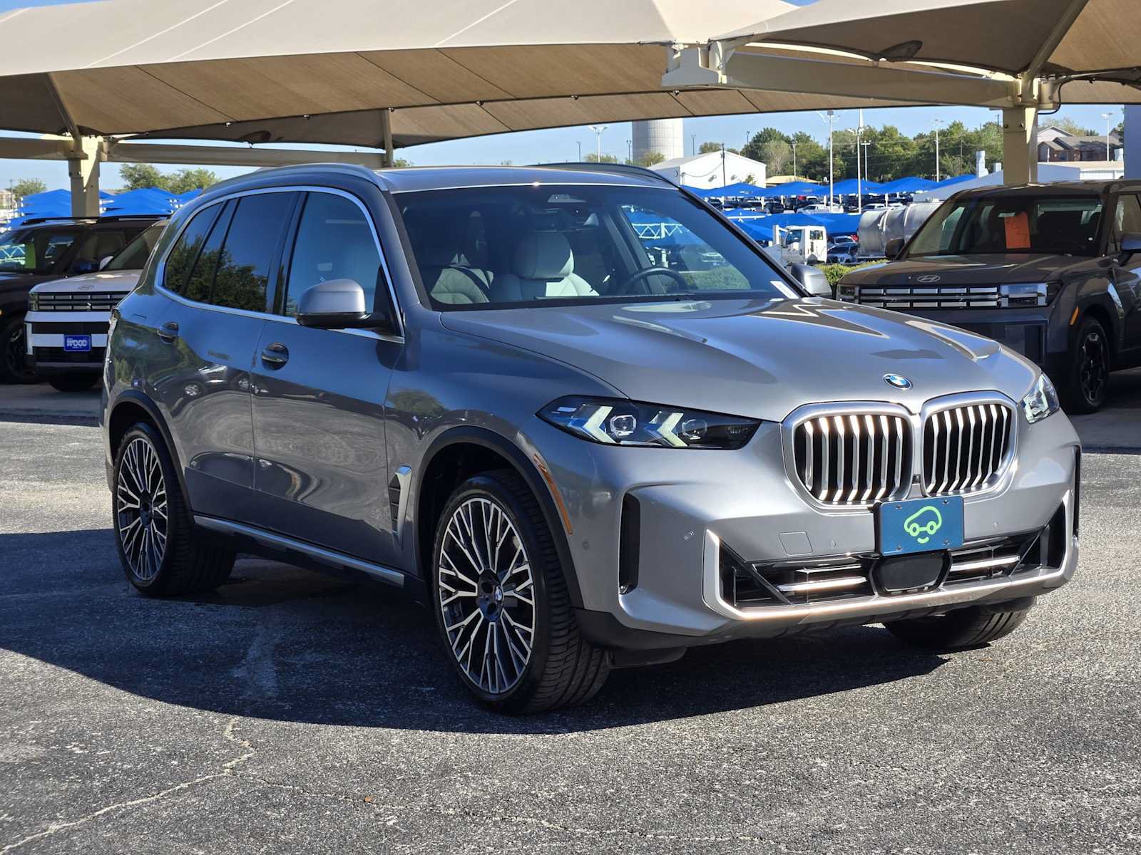 Used 2024 BMW X5 sDrive40i w/ Premium Package RWD image 2