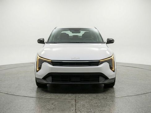 Used 2025 Kia K4 LXS image 2