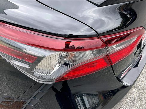 Used 2024 Toyota Camry SE FWD image 33