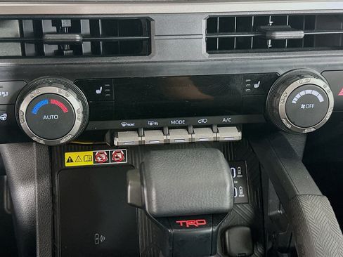 Used 2025 Toyota 4Runner TRD Off-Road AWD/4WD image 23
