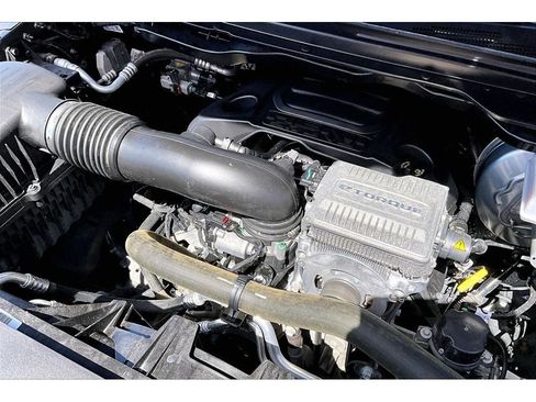 Used 2024 RAM 1500 Laramie w/ Off Road Group AWD/4WD image 35