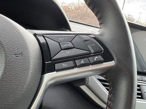 Used 2024 Nissan Altima 2.5 SR image 17