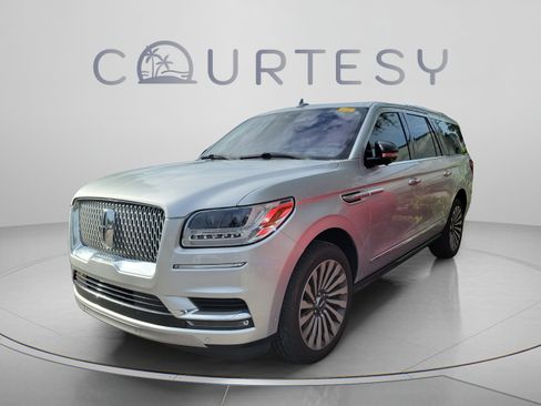 Used 2019 Lincoln Navigator L Reserve AWD/4WD image 1