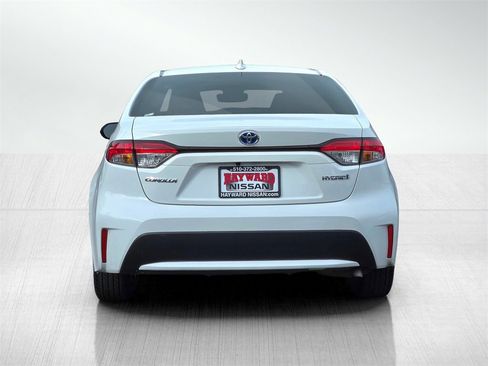 Used 2022 Toyota Corolla LE image 5